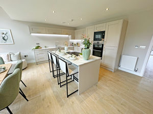 Photo 8- click for photo gallery